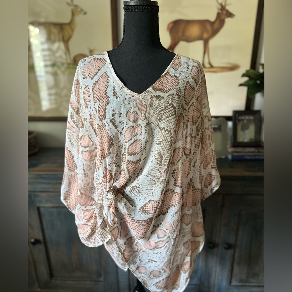 Adrienne Tunic Top w/ knot very Oversized can fit XL